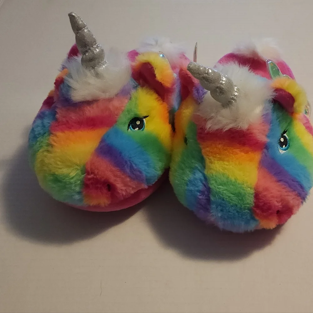 Wonder Nation unicorn slippers 4-5